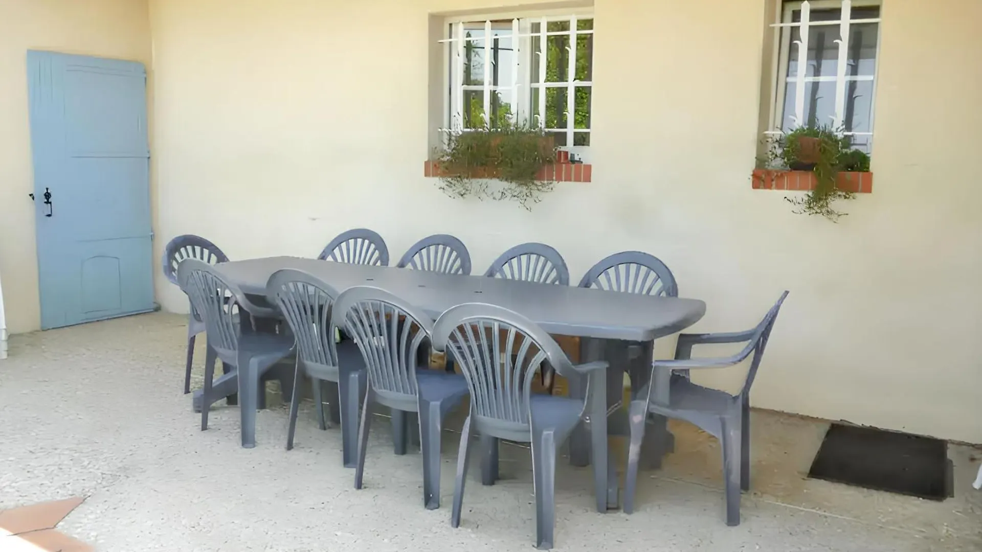 Maison Charmante A Bernac-Dessus Avec Jardin Spacieux